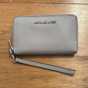 Michael Kors Jet Set Travel Wristlet Wallet Clutch